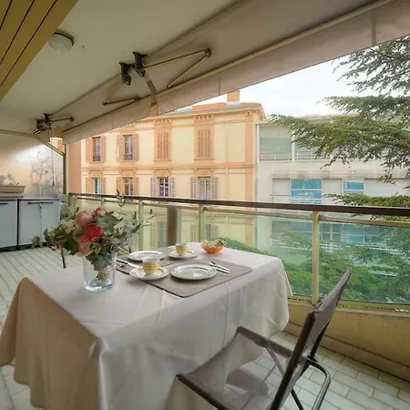 One Bed In The Center Of - 2198 Κάννες